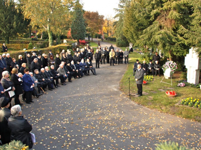 Allerheiligen am Denkmal der Billeder in Karlsruhe