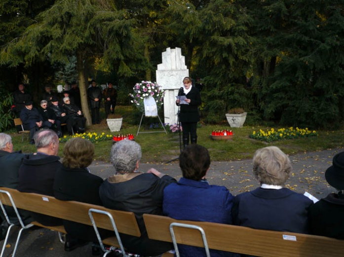 Allerheiligen am Denkmal der Billeder in Karlsruhe